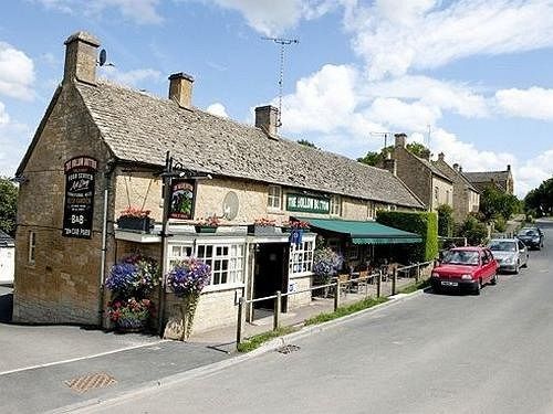 The Hollow Bottom Guiting Power Экстерьер фото